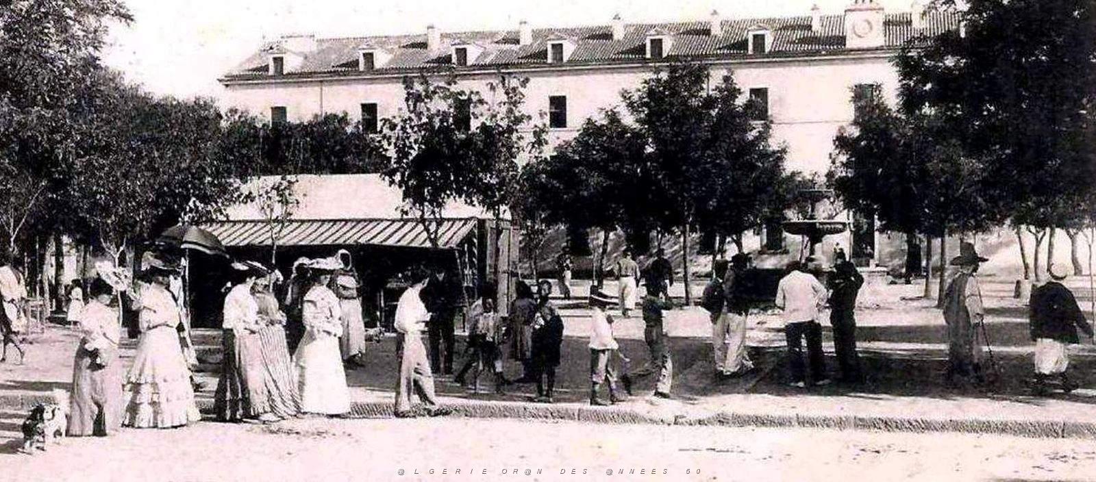 2051- Tenes - Place du Marche2.jpg